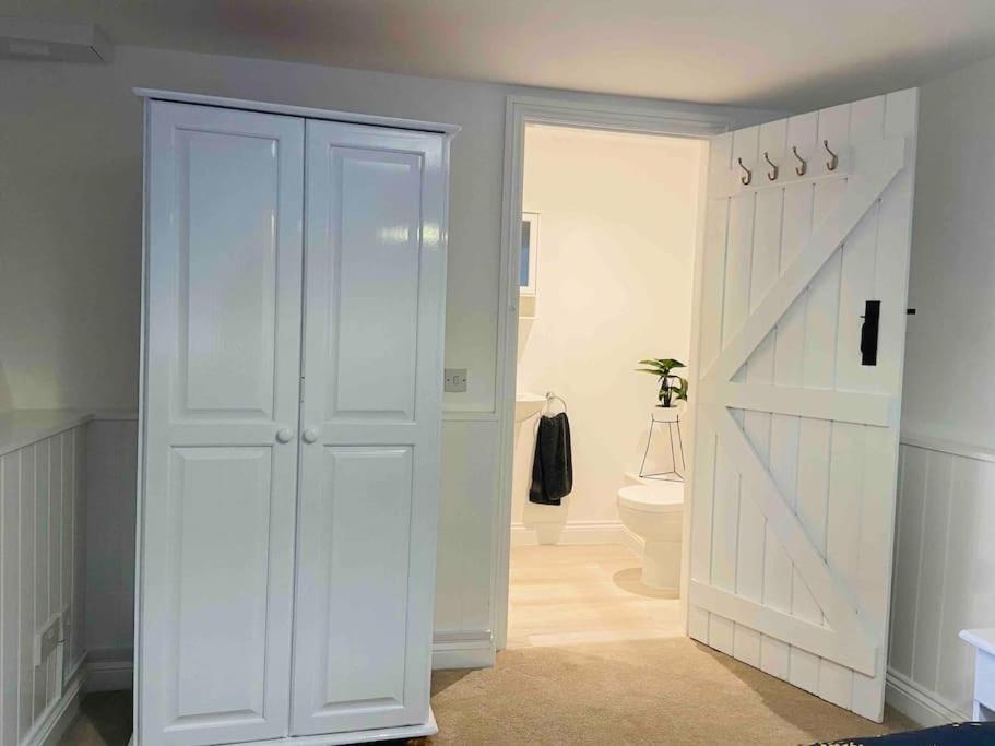 The Mill Stylish Rural Apartment With Beautiful Views Welsh Newton Common Bagian luar foto