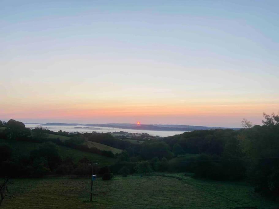 The Mill Stylish Rural Apartment With Beautiful Views Welsh Newton Common Bagian luar foto
