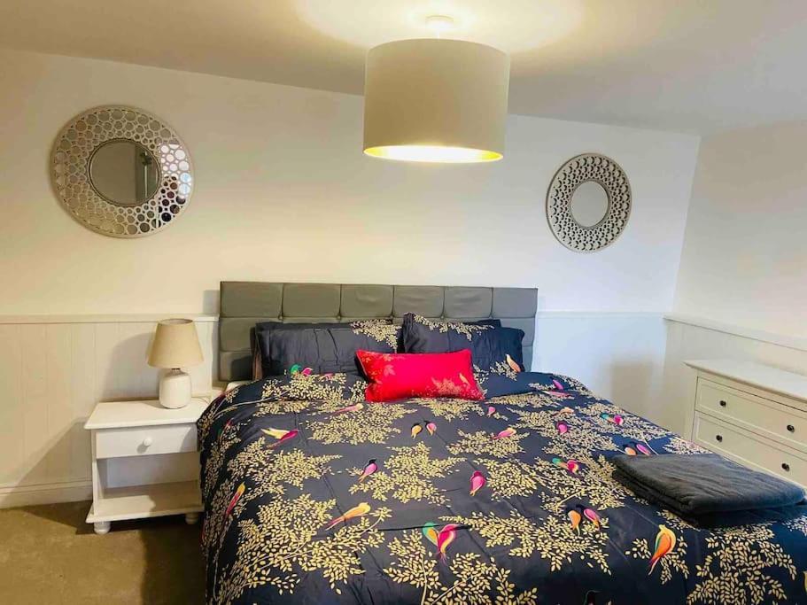 The Mill Stylish Rural Apartment With Beautiful Views Welsh Newton Common Bagian luar foto